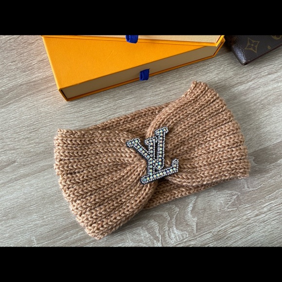 Louis Vuitton Other - ✨NWOT✨NA Super Cute Ear/Neck Warmer✨NA